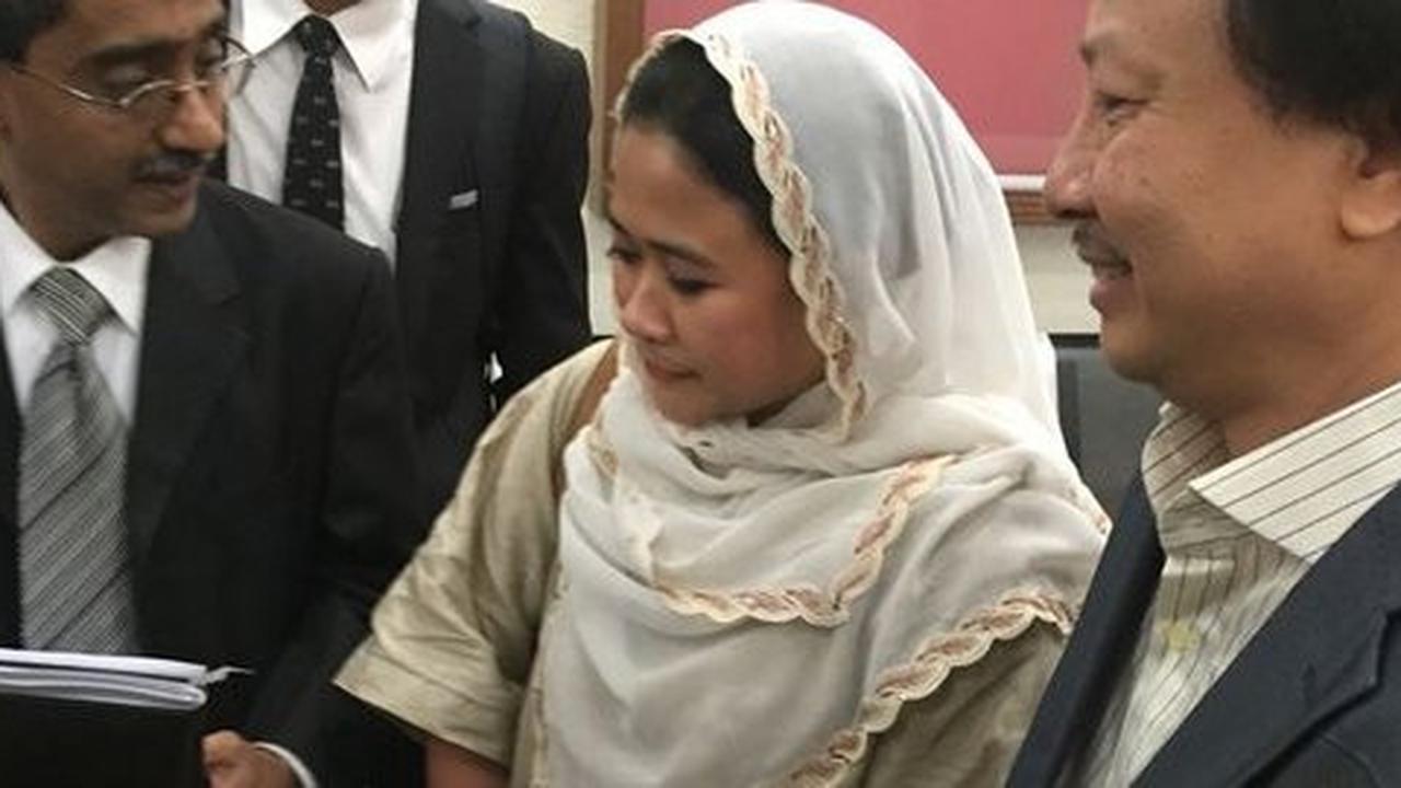 Anggota partai pemerintah Malaysia gugat PM Najib Razak