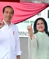 Begini senyum sumringah keduanya menunjukkan jari kelingking mereka yang sudah tercelup tinta. [@jokowi]