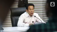 KPK resmi menahan Sekjen Kementerian Pertanian (Kementan) Kasdi Subagyono sebagai tersangka terkait dugaan pemerasan dan penerimaan gratifikasi di Kementan. (Liputan6.com/Angga Yuniar)