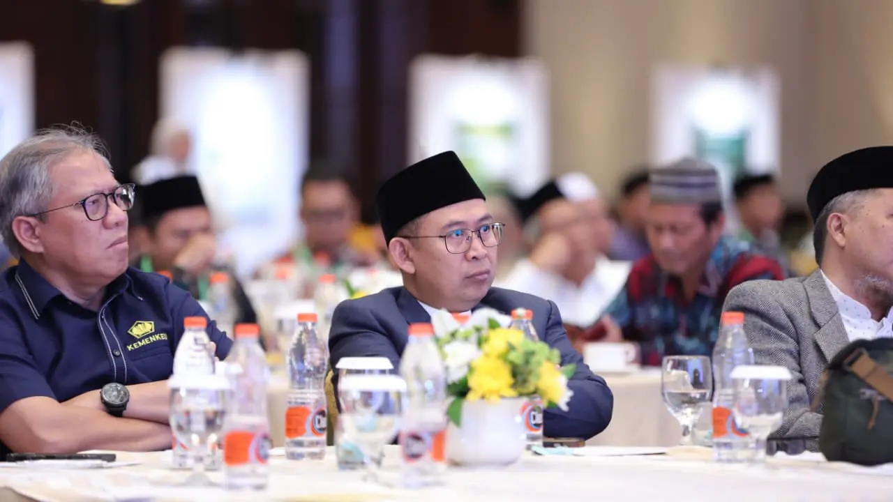 Ketua Majelis Masyayikh, KH. Abdul Ghaffar Rozin (Gus Rozin)