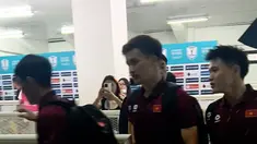 Suasana penuh keceriaan menyelimuti para pemain Timnas Vietnam usai mengalahkan Timnas Indonesia 3-0 di Stadion Pakansari, Cibinong, Kabupaten Bogor. Kemenangan meyakinkan tersebut menjadi modal penting bagi The Golden Star Warriors dalam melanjutkan perjuangan di Piala AFF 2026.