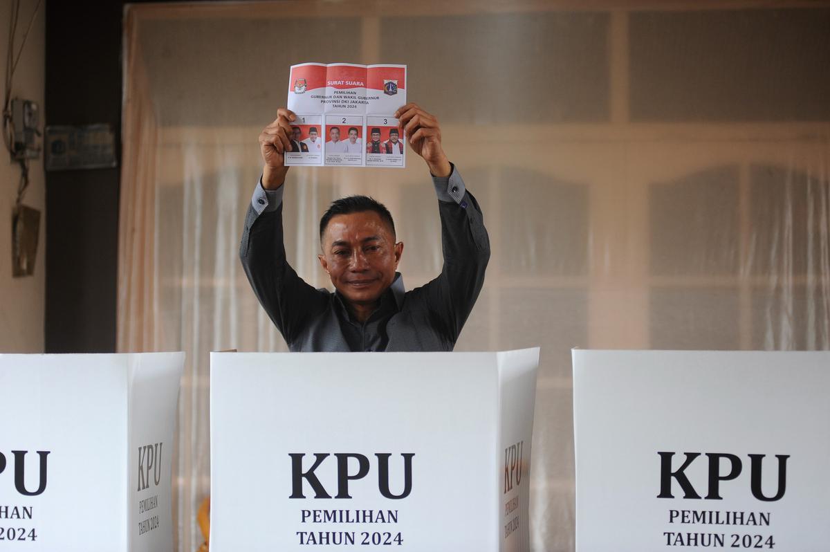 Dharma Pongrekun nyoblos di TPS 31 Lebak Bulus