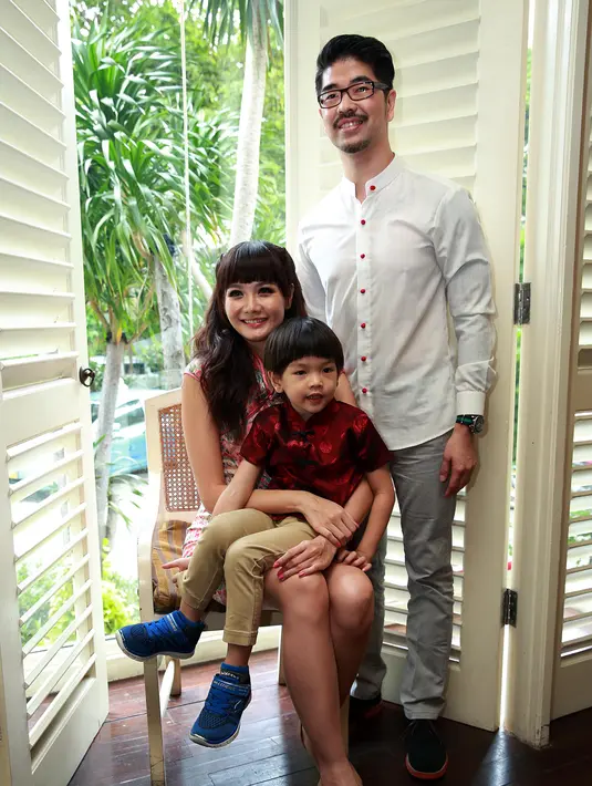 Pengalaman penyanyi Alena Wu saat Imlek di Malang Jawa Timur tempat kakek neneknya. Karena keluarganya membuat makanan khas Imlek. (Deki Prayoga/Bintang.com)