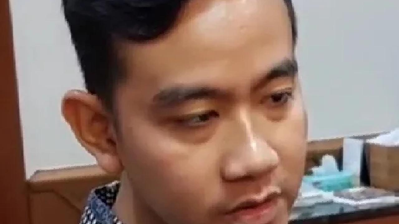 VIDEO: Gibran Jawab Kabar Jadi Cawapres 'Diarahkan' Iriana Jokowi dan Tak Direstui Istri