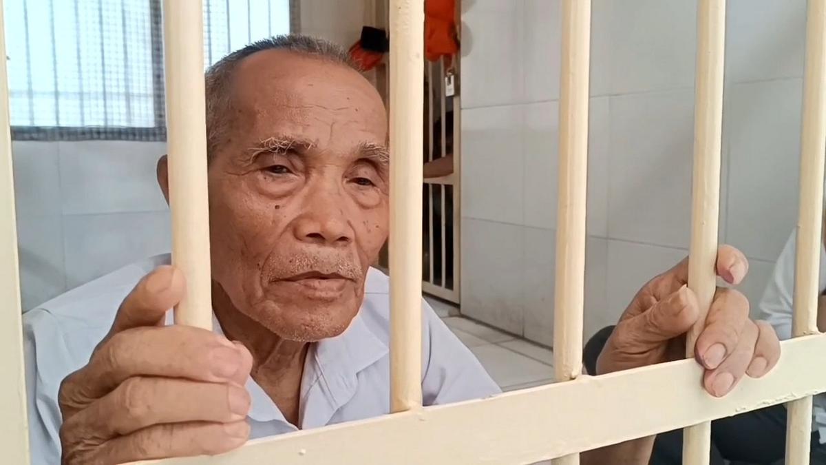 Kuasa Hukum: Perlu Kami Luruskan, Kakek Mujiran Belum Bebas
