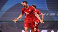 Robert Lewandowski. Striker Polandia ini telah mencetak 7 gol di semifinal dan final Liga Champions bersama Borussia Dortmund dan Bayern Munich serta sukses mempersembahkan 1 gelar untuk Bayern Munich pada musim 2019/2020 lalu. (AFP/Franck Fife)