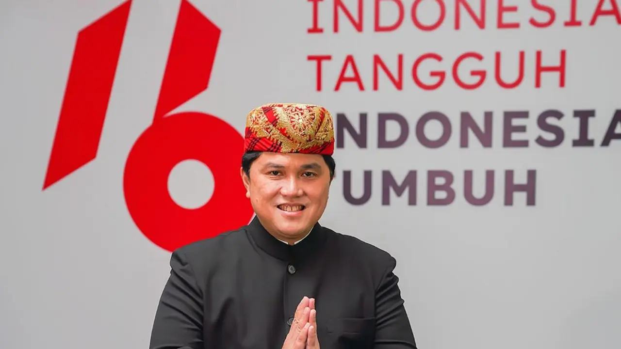 Menteri BUMN, Erick Thohir menggunakan pakaian adat Lampung saat perayaan Kemerdekaan RI ke-76