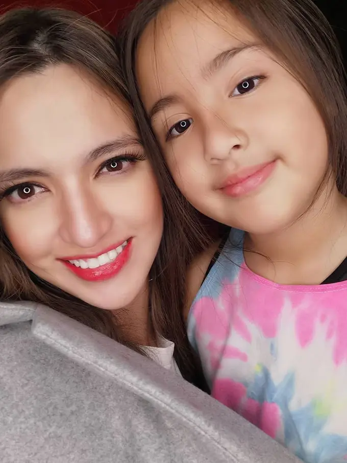 [Fimela] Keluarga Nia Ramadhani