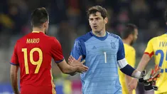 Iker Casillas tampil sebagai starter saat Spanyol bermain imbang melawan Rumania 0-0 pada laga persahabatan di Stadion Cluj Arena, Cluj, Senin (28/3/2016) dini hari WIB. (EPA/Robert Ghement)