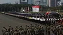 Personel Polri dan TNI menggelar apel gabungan Penyelenggara Pemilu 2019 di Lapangan Monas, Jakarta, Selasa (18/9). Apel Mantap Brata 2018 ini dihadiri Kapolri Jenderal Tito Karnavian dan Panglima TNI Marsekal Hadi Tjahjanto. (Merdeka.com/Imam Buhori)
