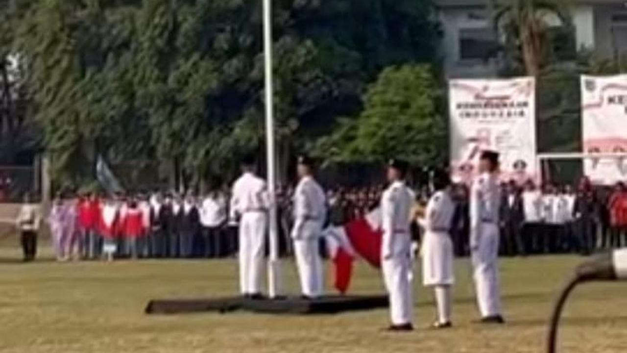 Dia menuturkan upacara bendera dalam peringatan HUT RI ke-78 itu digelar di lapangan sepak bola Gintung, Kelurahan Rempoa, Kecamatan Ciputat Timur.