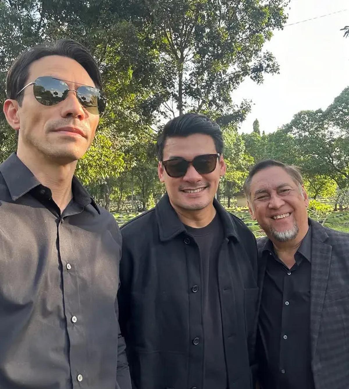6 Potret Kenangan Joshua Pandelaki dengan Rekan Selebriti, Artis Senior yang Hangat