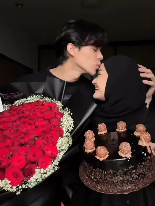 <p>[Instagram/dindahw]</p>