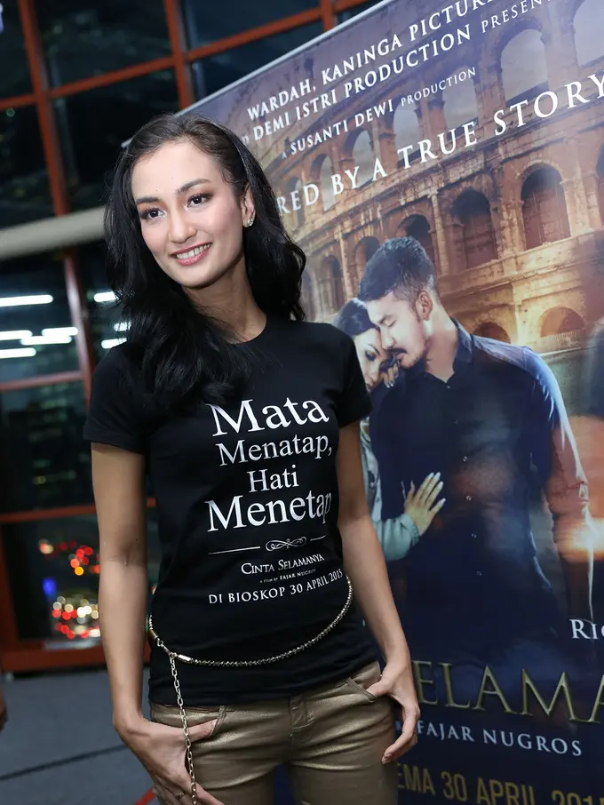 [Bintang] Atiqah Hasiholan