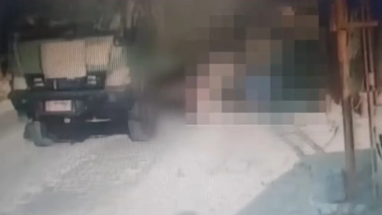 Pemotor Tewas Tersenggol Truk TNI AD di Kalideres