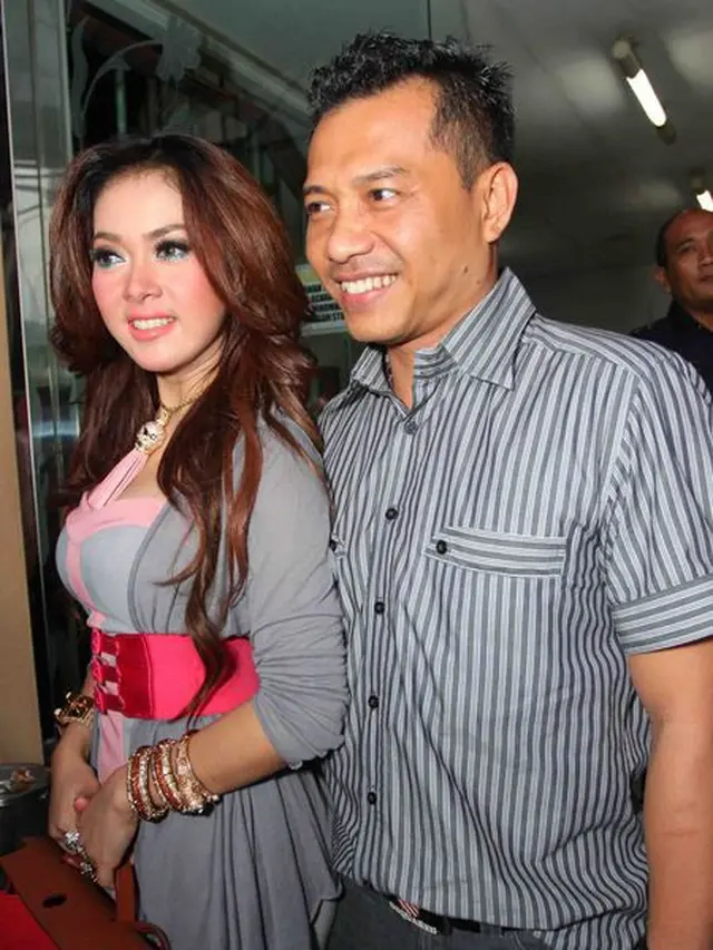 Potret Syahrini dan Anang Hermansyah. (Sumber: kapanlagi.com)
