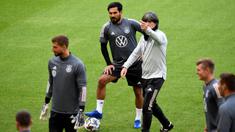 Pemain Timnas Jerman mengikuti sesi latihan jelang berlaga di UEFA Nations League di Stuttgart, Jerman, Rabu (3/9/2020). Jerman akan berhadapan dengan Spanyol. (AFP/Thomas Kienzle)