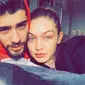 Bahan dalam sebuah postingan, akun tersebut mengatakan bahwa Zayn tak mengikuti Gigi di Instagram karena hubungan mereka palsu dan hanya untuk promosi. (instagram/gigihadid)