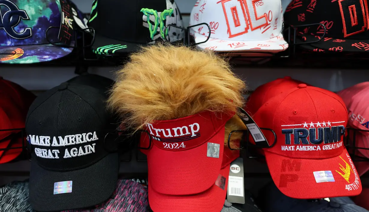 Sejumlah persiapan dan peningkatan keamanan dilakukan di Ibu kota Amerika Serikat, Washington DC. (Kayla Bartkowski/GETTY IMAGES NORTH AMERICA/Getty Images via AFP)