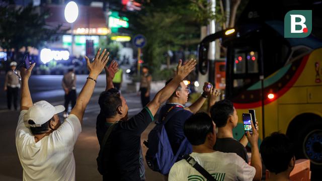 Foto: Lahap Latihan Selama Dua Jam, Timnas Indonesia U-17 Dapat Suntikan Semangat dari Warlok