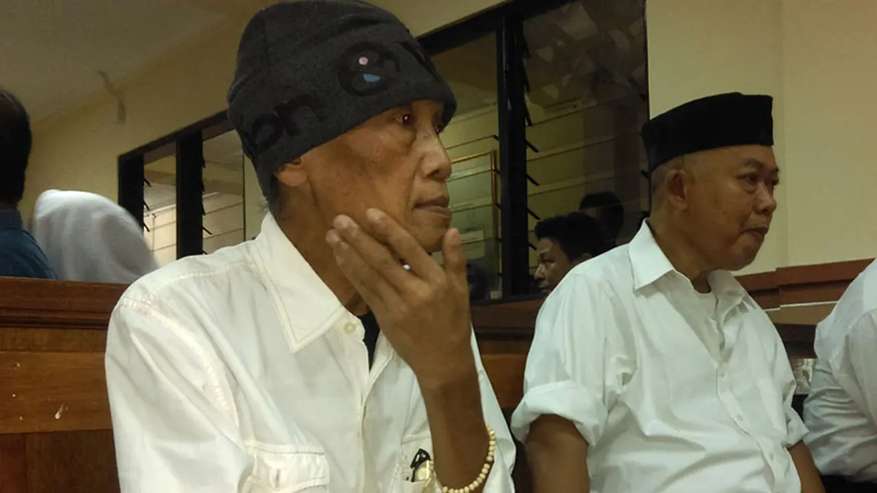 Sidang Tessy, Anggota Srimulat Pamer Batu Akik