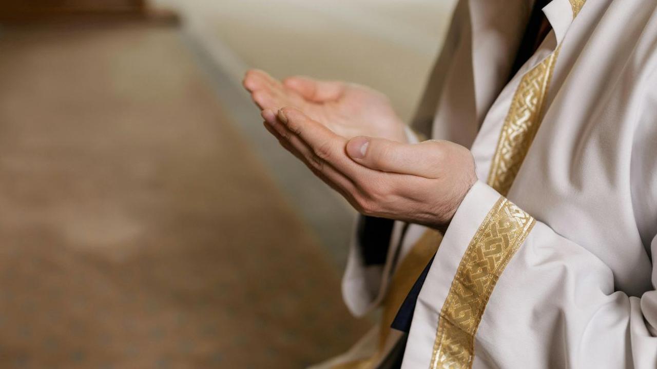 Adab Memakai Pakaian dalam Islam