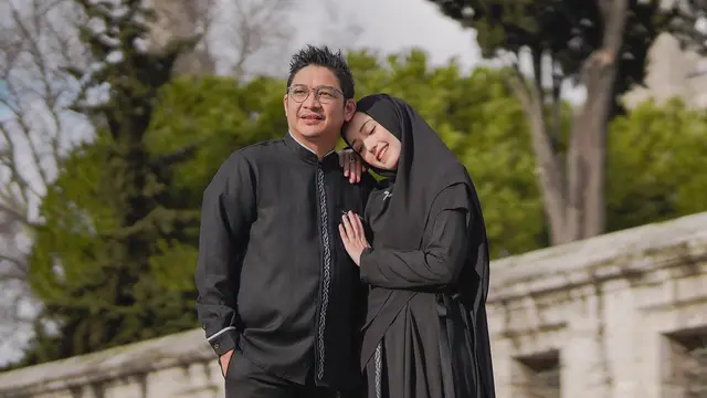 Tampil Stylish, Ini 7 Pemotretan Adelia Pasha saat Liburan di Turki