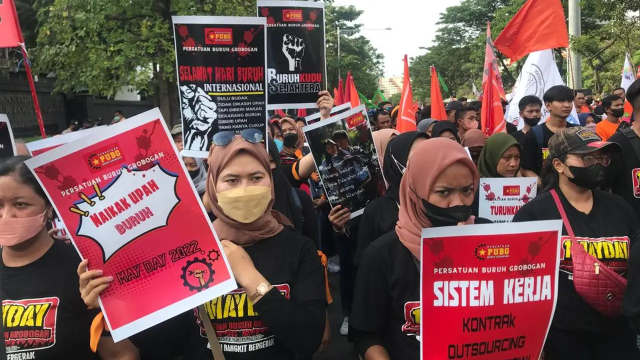 Suasana Aksi Demo di Depan Kantor Pemerintah Provinsi Jawa Tengah