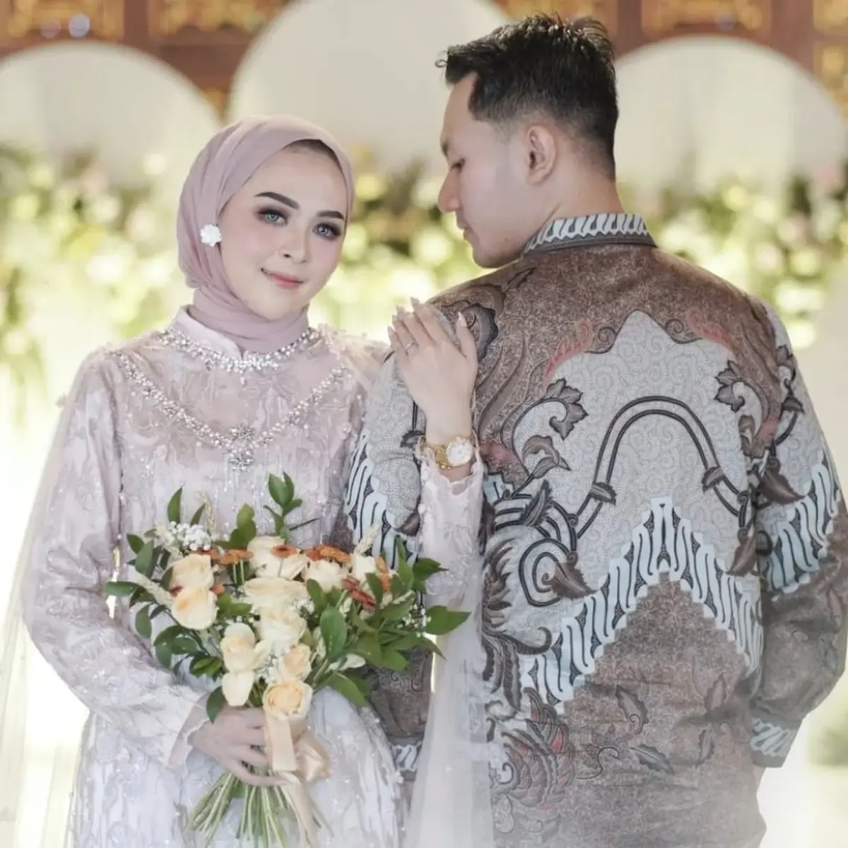 Viral Suami Selebgram Meylisa Zaara Kegep Selingkuh Sama Cowok, Istri Mesti  Gimana Saat Tahu Pasangannya Gay? - Health Liputan6.com