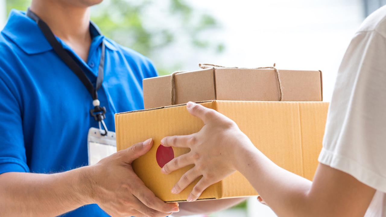 5 Tips Penting Harus Diperhatikan Sebelum Kirim Paket saat Liburan Imlek
