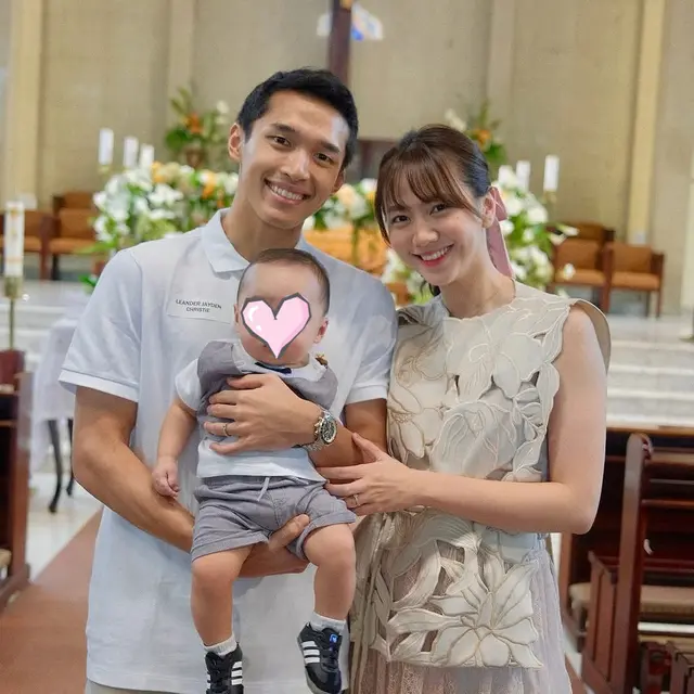 6 Potret Baby Jayden Anak Jonatan Christie dan Shanju Dibaptis,