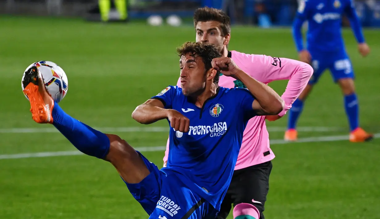 Getafe. Gerard Pique tercatat total 20 kali jumpa Getafe saat berseragam Barcelona di Liga Spanyol dengan torehan menang 16 kali, imbang 2 kali dan 2 kali kalah. Kemenangan terbesar atas Getafe terjadi dengan skor 6-0 pada pekan ke-29 musim 2015/2016. Total ia menyumbang 1 gol dan 3 assist dari 20 laga kontra Getafe. (AFP/Gabriel Bouys)