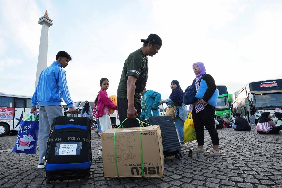 FOTO: Ribuan Warga Ikuti Mudik Gratis Pemprov DKI Jakarta