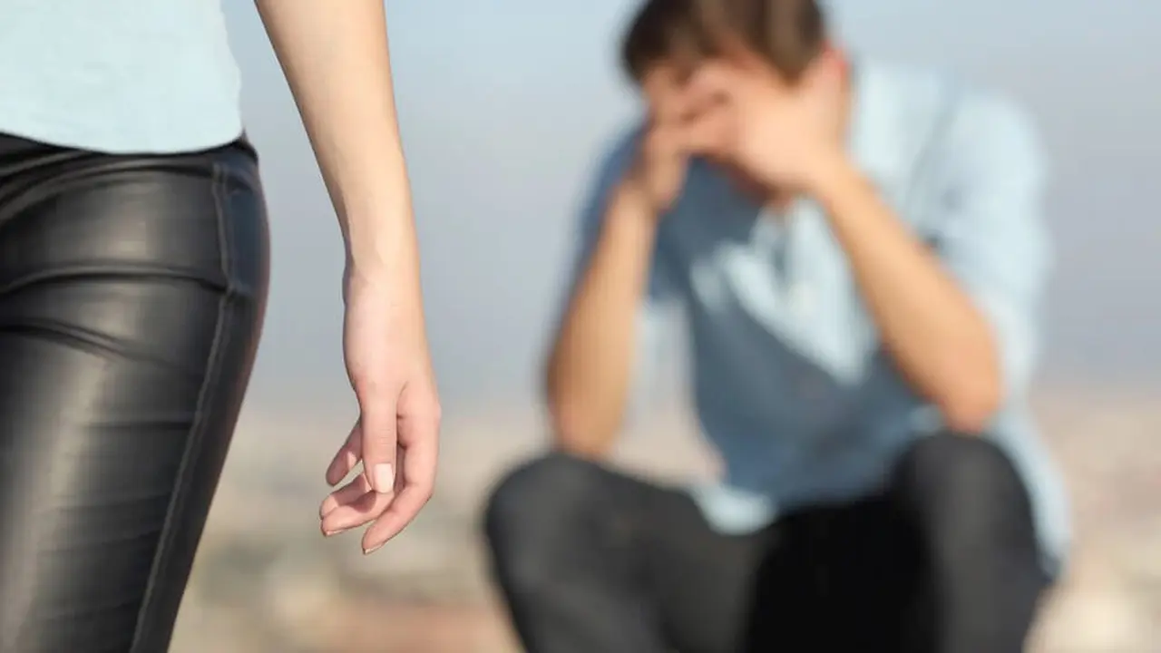 [Bintang] Kata Astrologer: 3 Zodiak Ini Mending Mutusin daripada Diputusin