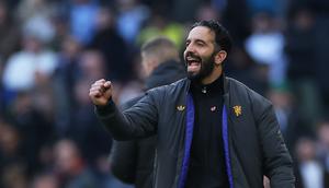 Pelatih kepala Manchester United, Ruben Amorim, bereaksi dalam pertandingan Liga Inggris&nbsp;melawan Tottenham Hotspur di London, Inggris, Sabtu (8/11/2025). (AP Photo/Ian Walton)