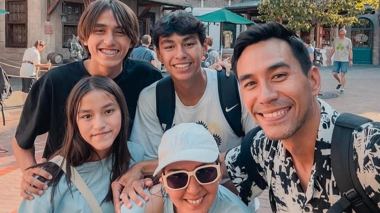 Sabrina yang kini sudah beranjak ABG bukan hanya miliki paras yang cantik, ia juga miliki tubuh yang tinggi.
