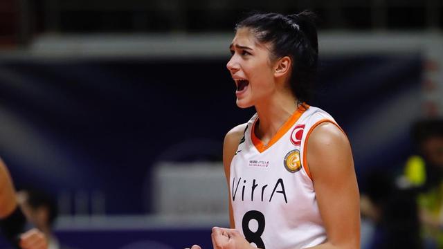 Yasemin Guveli - Bola Voli