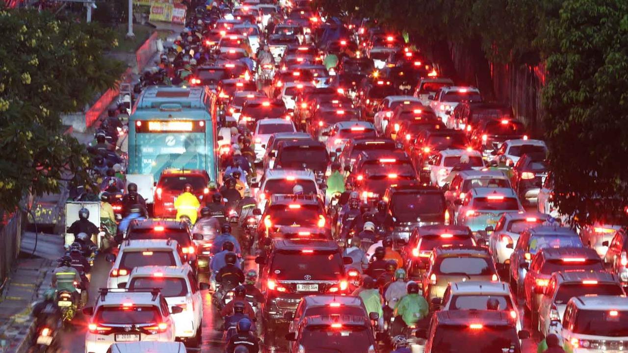 FOTO: Kemacetan Harian di TB Simatupang Kian Parah