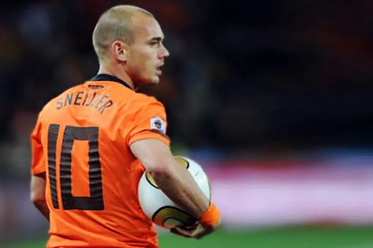 img_sneijder-300.jpg