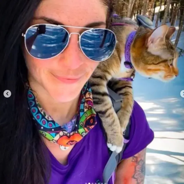 Kucing dan Pemiliknya Berhasil Mendaki Gunung Tertinggi di Amerika Serikat
