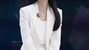 Dikenal dengan perannya sebagai pembawa berita cuaca, OOTD monokromatik Lim Ji Yeon yang simpel namun berkelas ini bisa disontek. [Foto: IG/limjjy2].
