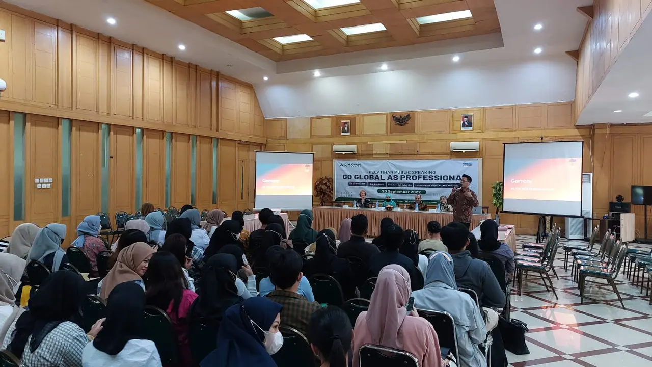 Kegiatan pembekalan program magang ‘Working Holiday’ ke Jerman yang dilakukan Universitas Binawan. (Istimewa)