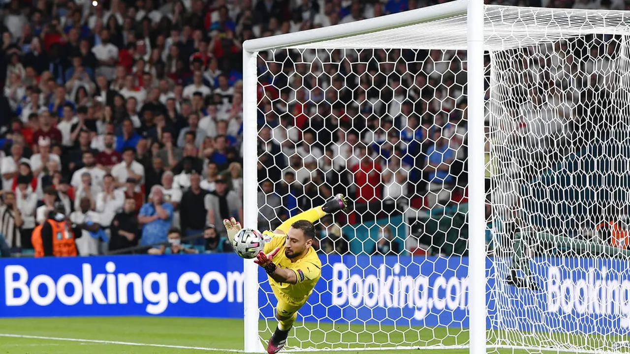 Kiper Terbaik Euro 2020 Gianluigi Donnarumma Resmi Gabung PSG
