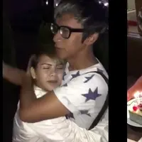 Komedian dan pemeran Aming Supriatna Sugandhi atau biasa dikenal dengan Aming, tepat pada hari ini, 7 November 2017 usianya genap 36 tahun. Doa dan ucapan selamat ulang tahun membanjiri dari penggemar dan orang terdekat. (Instagram/ev0124)