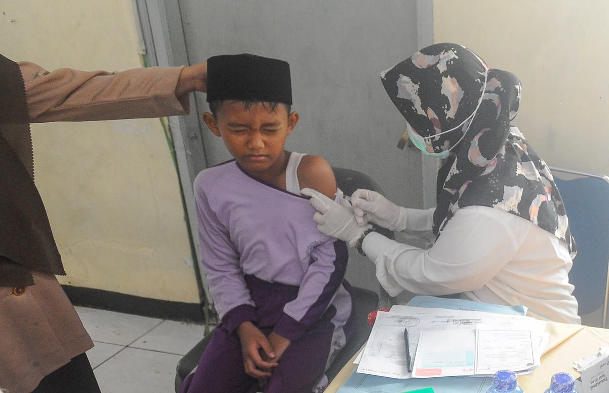 Bulan Imunisasi Anak Sekolah