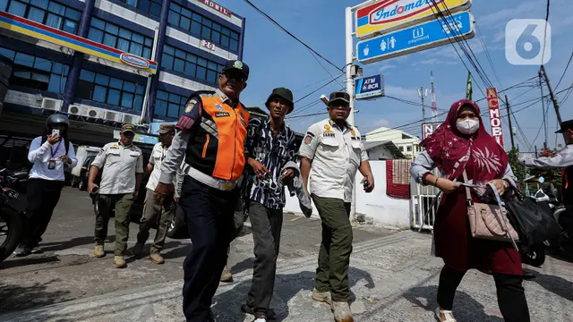 Puluhan Juru Parkir Liar Terjaring Operasi Gabungan Dinas Perhubungan DKI Jakarta