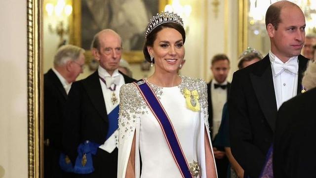 Pesona Kate Middleton Kembali Kenakan Tiara Setelah 3 Tahun, Pancarkan Aura Permaisuri Masa Depan