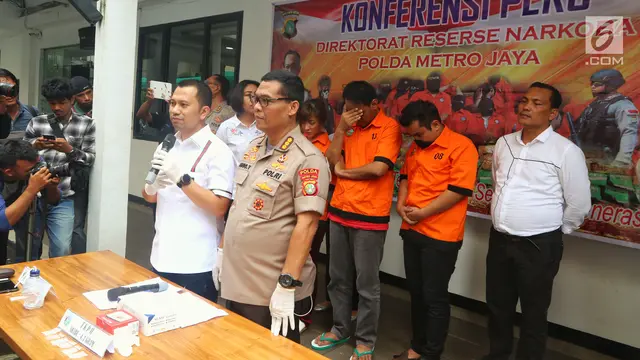 Ekspresi Artis Chacha Duo Molek Saat Rilis Kasus Narkoba