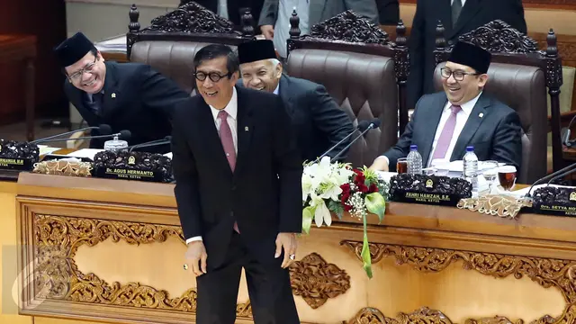 Sahkan Undang-Undang Kebudayaan Anggota DPR Memakai Baju Adat saat Paripurna