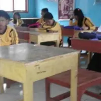 Setelah ditemukan tewas karena diperkosa, kini meja belajar Yuyun di sekolah kabarnya selalu basah.